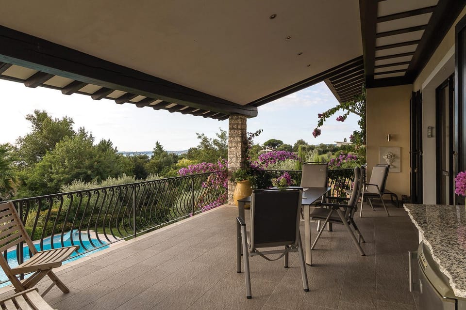 Villa Casa Montecolo by Garda FeWo Villa in Manerba del Garda