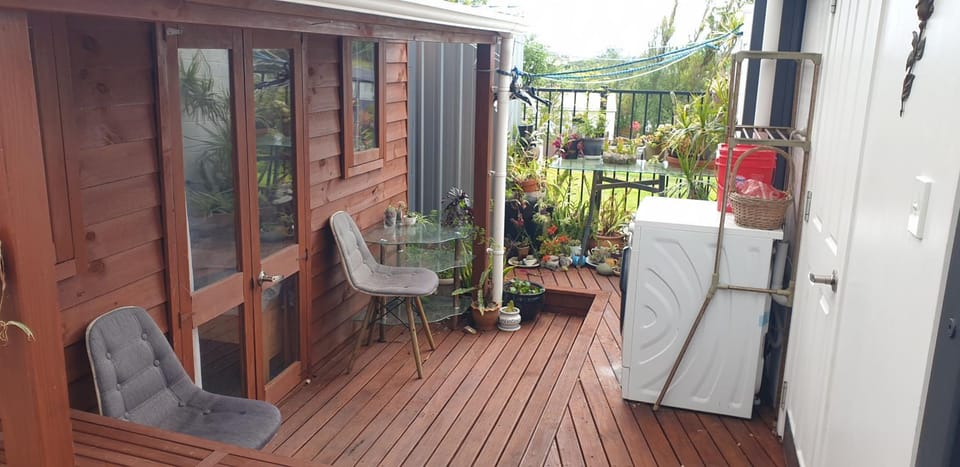 Private cabin Close to airport Cabin in Auckland