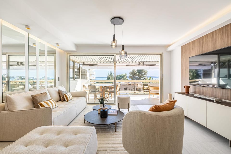 REF 1980 - Cannes palm Beach sea view Apartment in Cannes