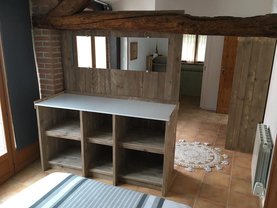 Bedroom, storage