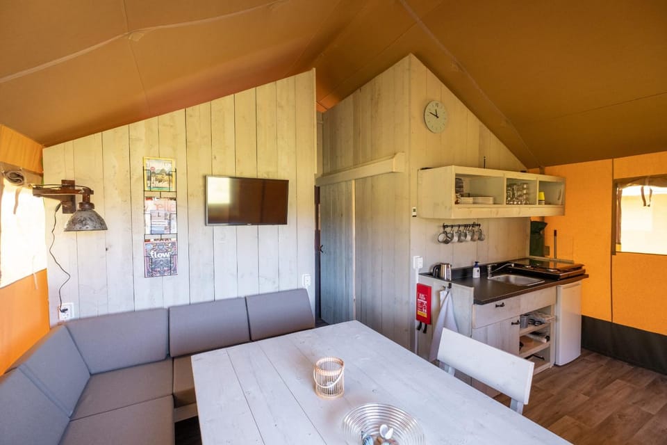 Camping des Gorges de La Loire Campground/ 
RV Resort in Auvergne-Rhône-Alpes