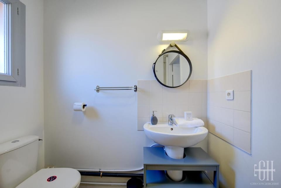 Terre - Proche A 10 - 2V - Parking Apartment in Tours