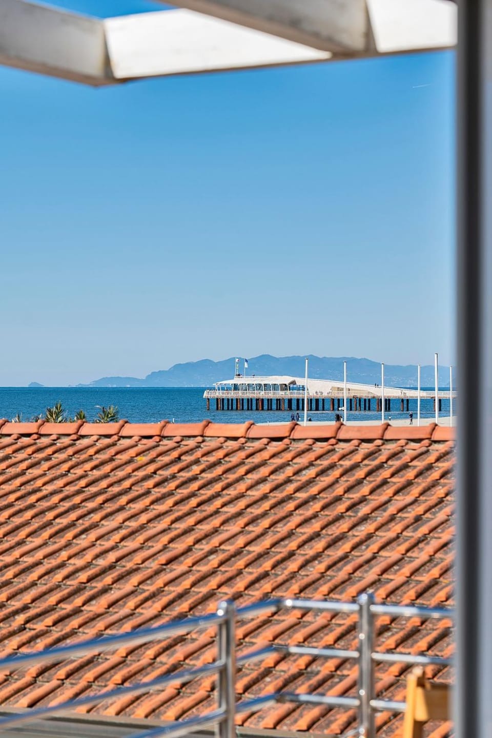 Golden Luxe - Chalet in the Beach Luxury Apartment in Viareggio