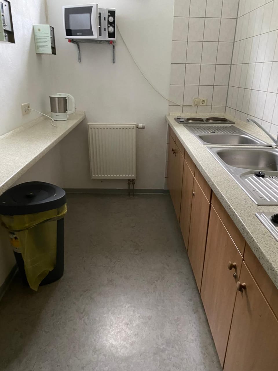 Kitchen or kitchenette