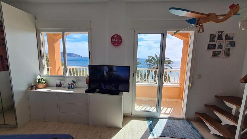 TV and multimedia, Balcony/Terrace, Living room, Seating area, Sea view