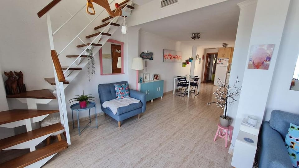 TV and multimedia, Kitchen or kitchenette, Living room, Seating area