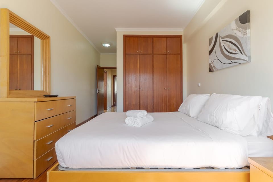 Bed, Photo of the whole room, Bedroom, towels, wardrobe