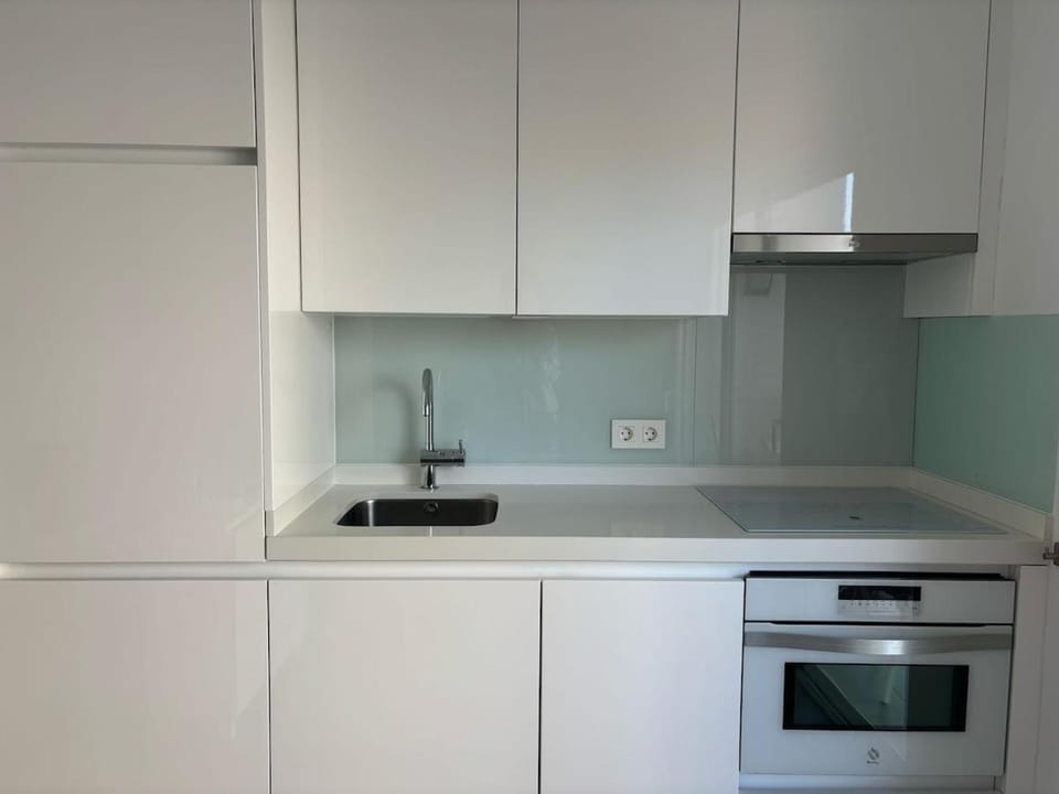 Apartamento premium a pie de playa, con 3 piscinas, mini golf y terraza Apartment in Costa Tropical