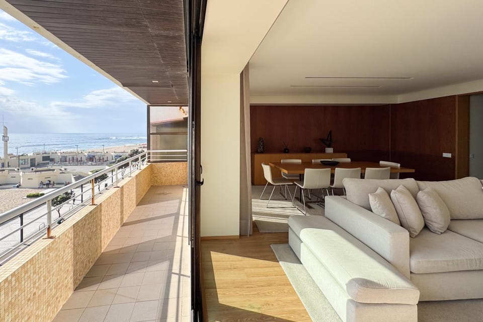 Day, View (from property/room), Balcony/Terrace, Living room, Seating area, Dining area