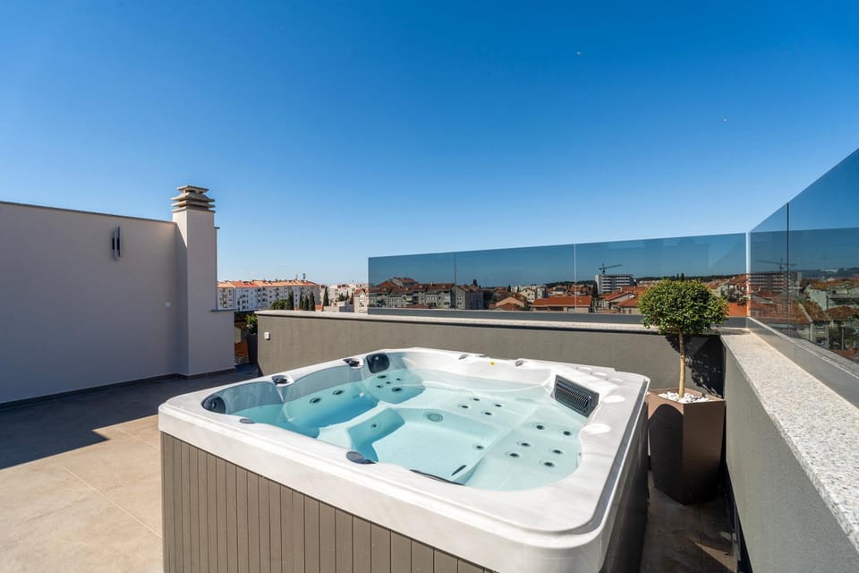 Hot Tub, Balcony/Terrace