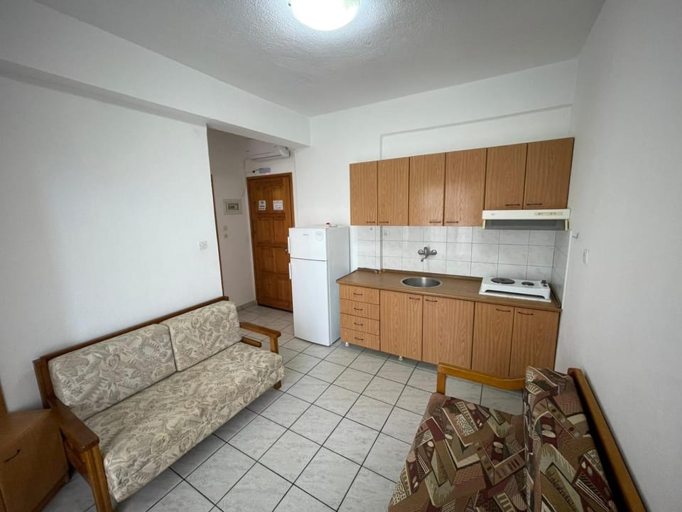 Kitchen or kitchenette, Seating area