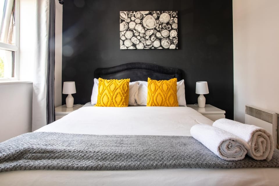 Lord Street Apartment with Free Parking & WiFi- Salford Uni, Victoria Station, AO Arena Apartment in Salford