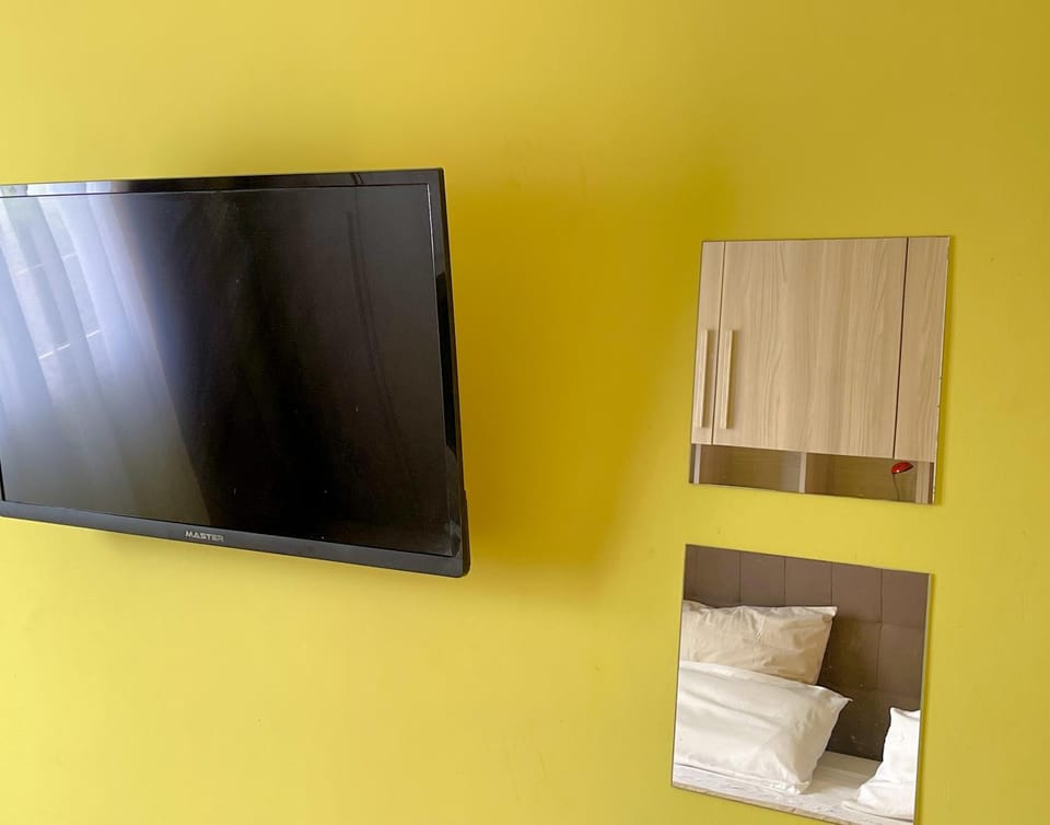 TV and multimedia, Photo of the whole room