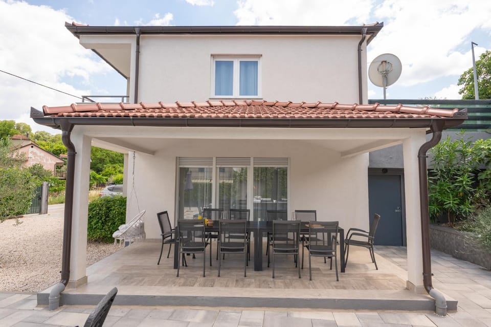 Property building, Patio, View (from property/room), Balcony/Terrace, Dining area