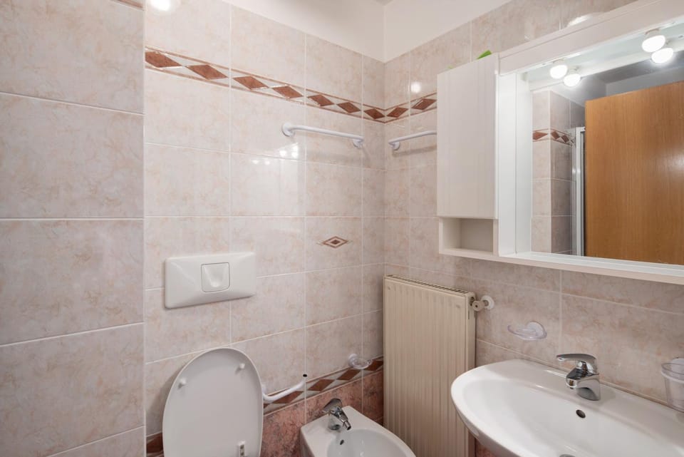 Bathroom, Living room