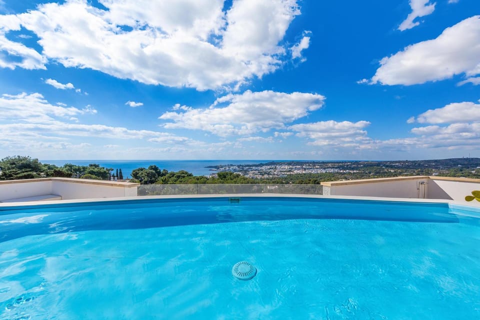 Sea view, Swimming pool