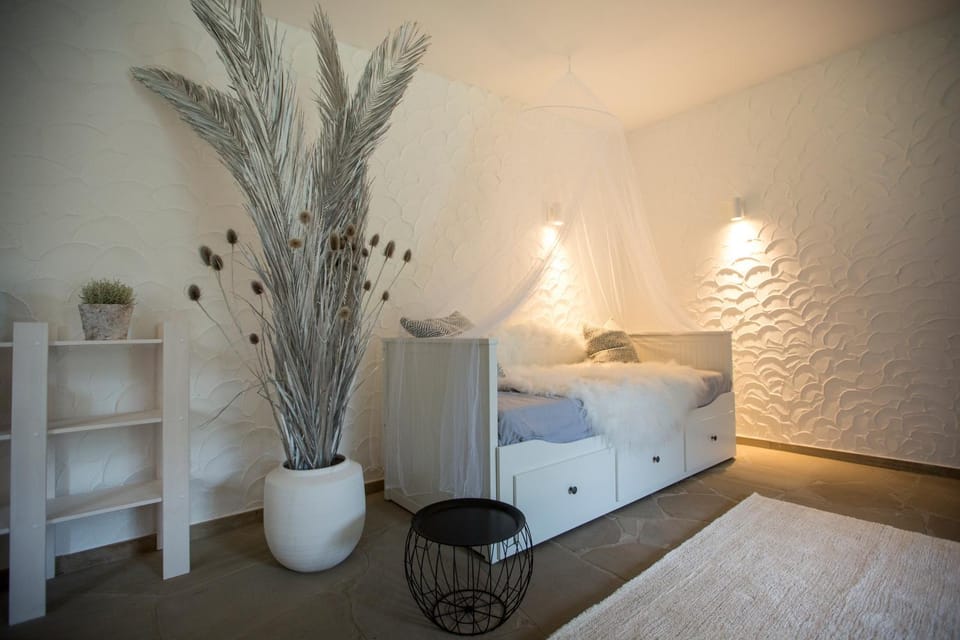 Bed, Living room, Bedroom