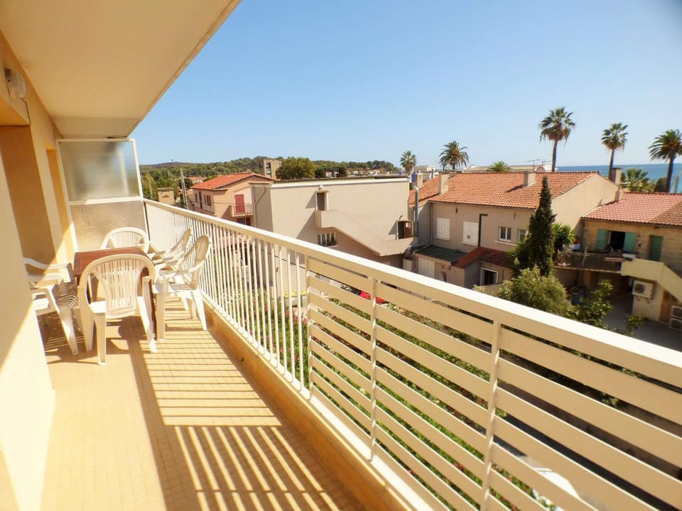 A 200 m de la plage, 2 chambres avec terrasse vue mer, WIFI, climatisation, parking privé Apartment in La Seyne-sur-Mer