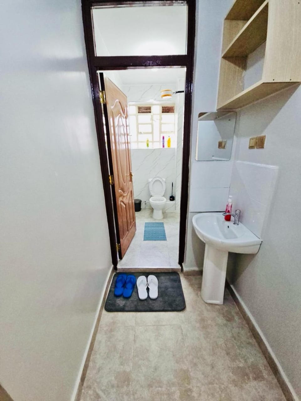 Toilet, Bathroom, towels