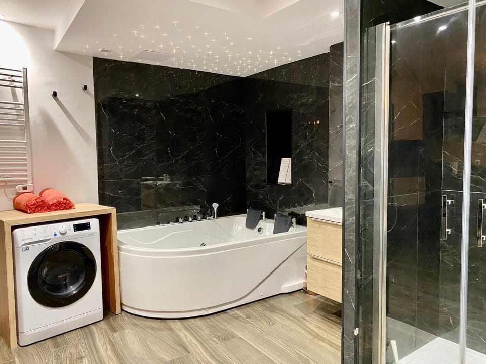 Bath, washing machine