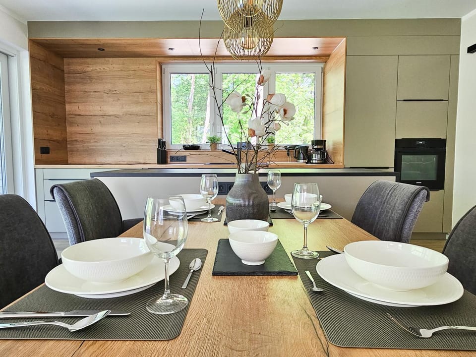 Kitchen or kitchenette, Living room, Dining area