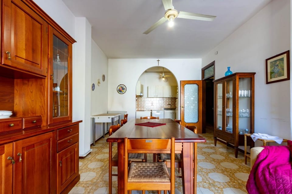 Kitchen or kitchenette, Photo of the whole room, Dining area, Bedroom