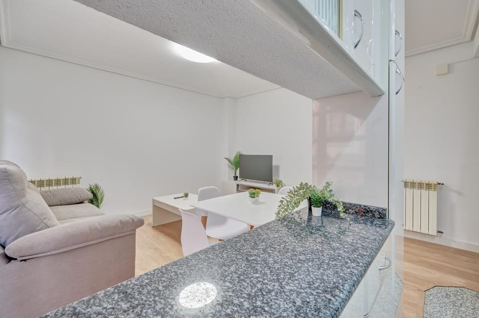 Living room, Seating area, internet