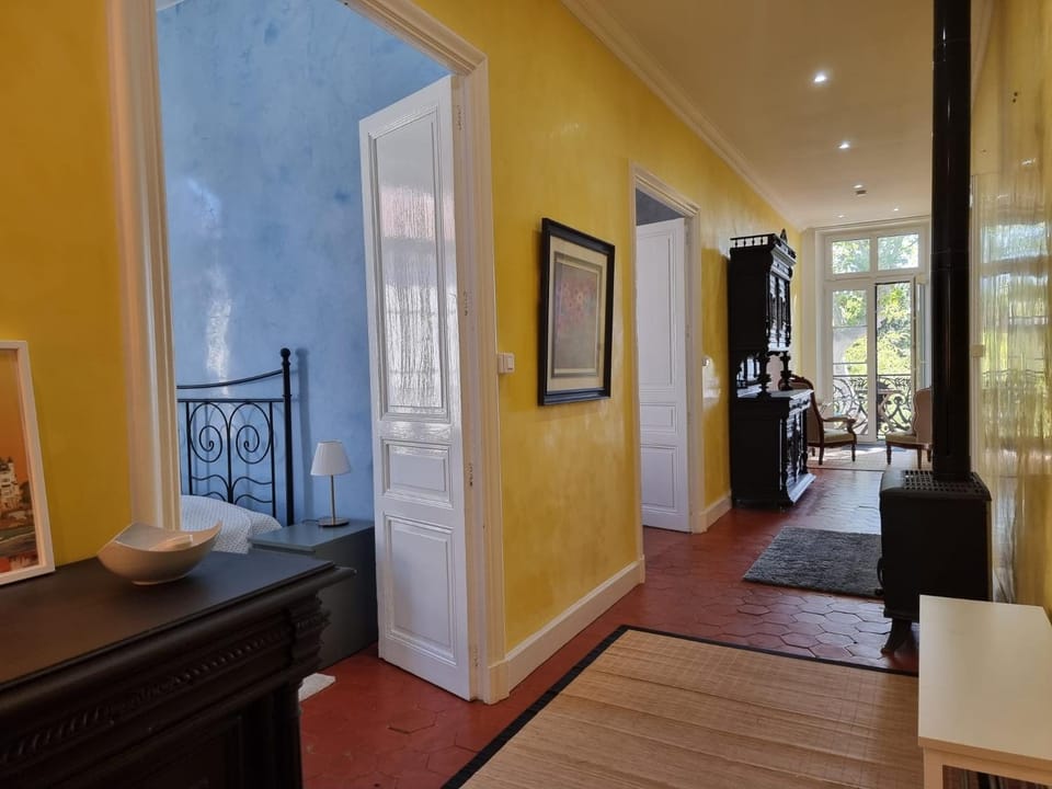 Photo of the whole room, heating