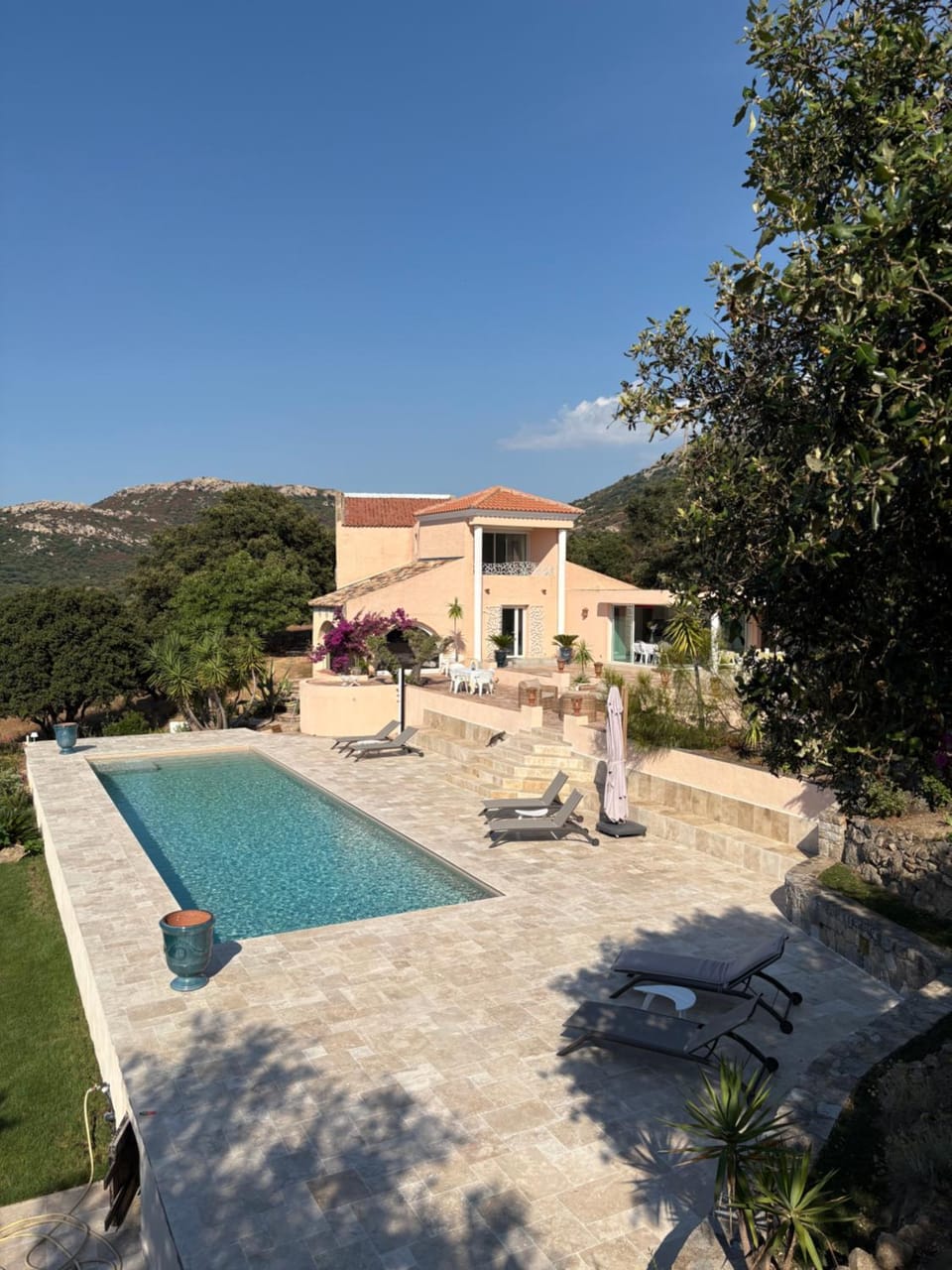 Property building, Garden, Garden view, Mountain view, Pool view, Swimming pool, Swimming pool, sunbed
