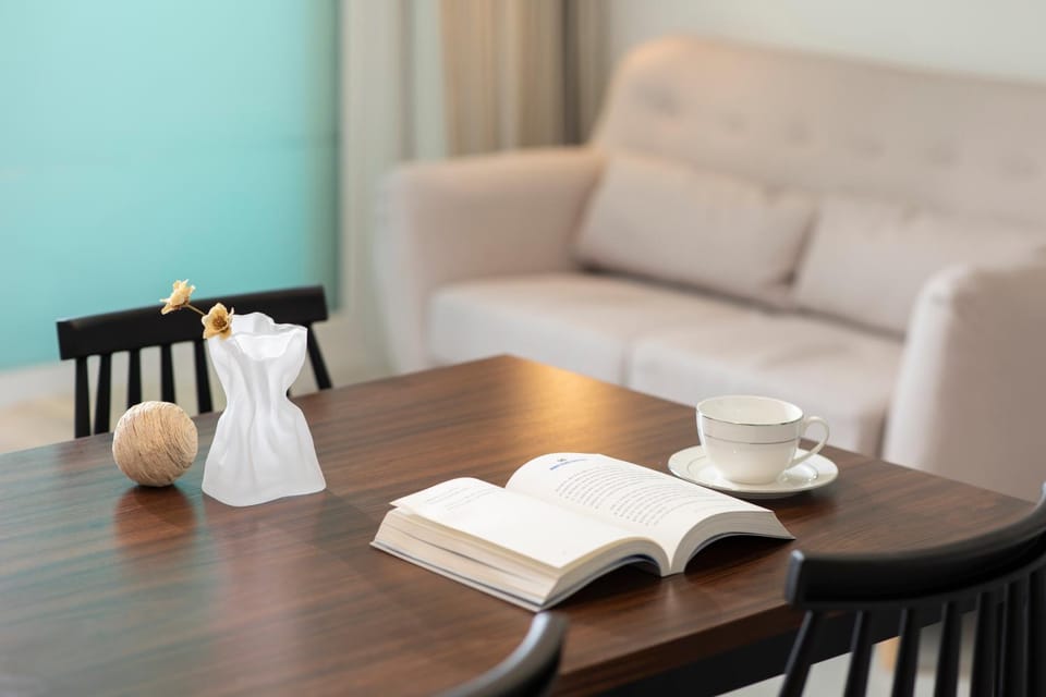 Living room, Seating area, Dining area