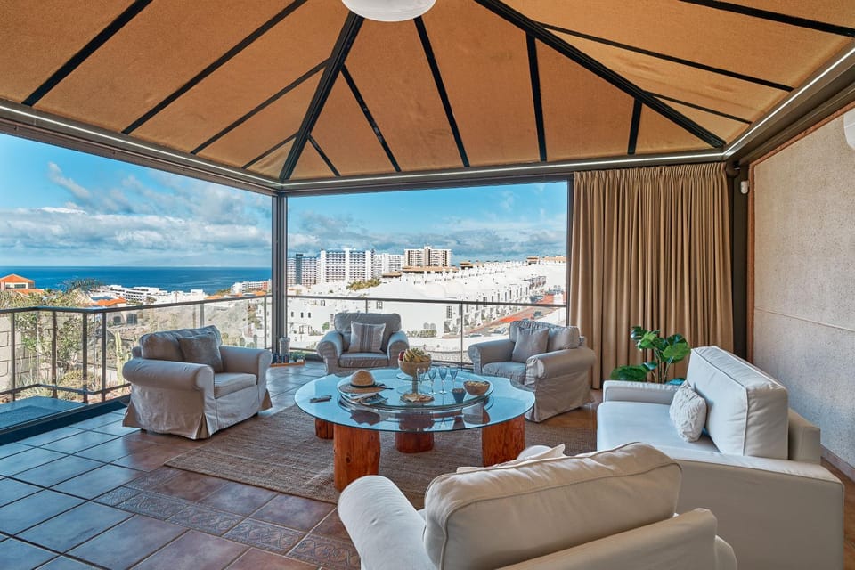 Natural landscape, Balcony/Terrace, Living room, Sea view