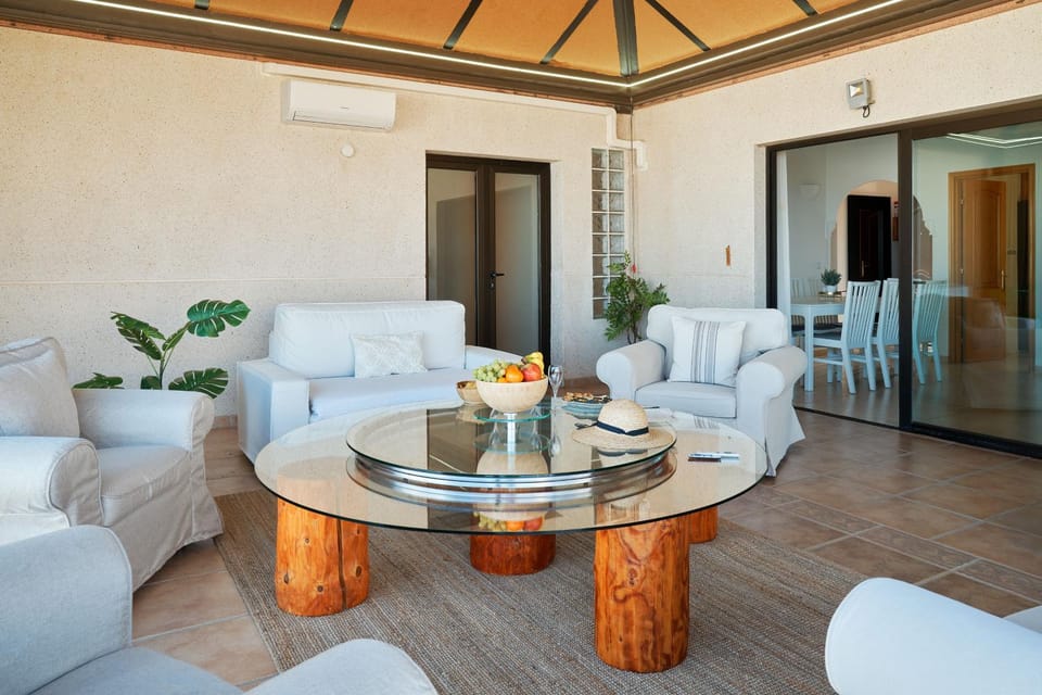 Living room, air conditioner