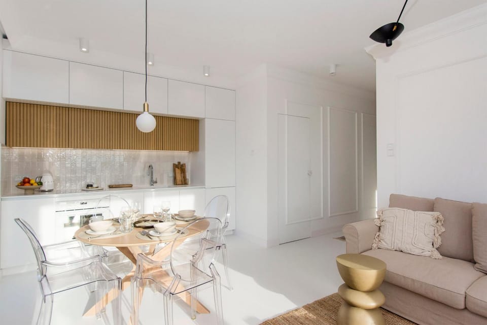 Kitchen or kitchenette, Living room, Seating area, Dining area