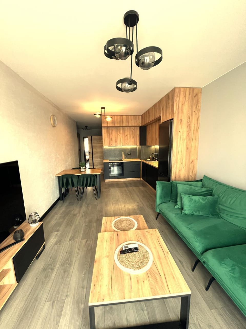 Modern, Airport Designer BringYourOwn Stay BYO Stay selfbedding tidy yourself Apartment in Warsaw