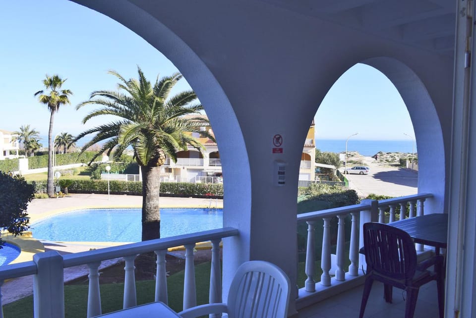 View (from property/room), Balcony/Terrace, Pool view, Sea view