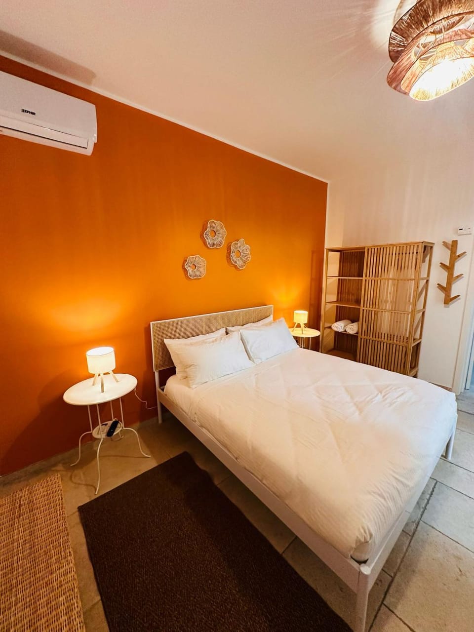 Bedroom, air conditioner