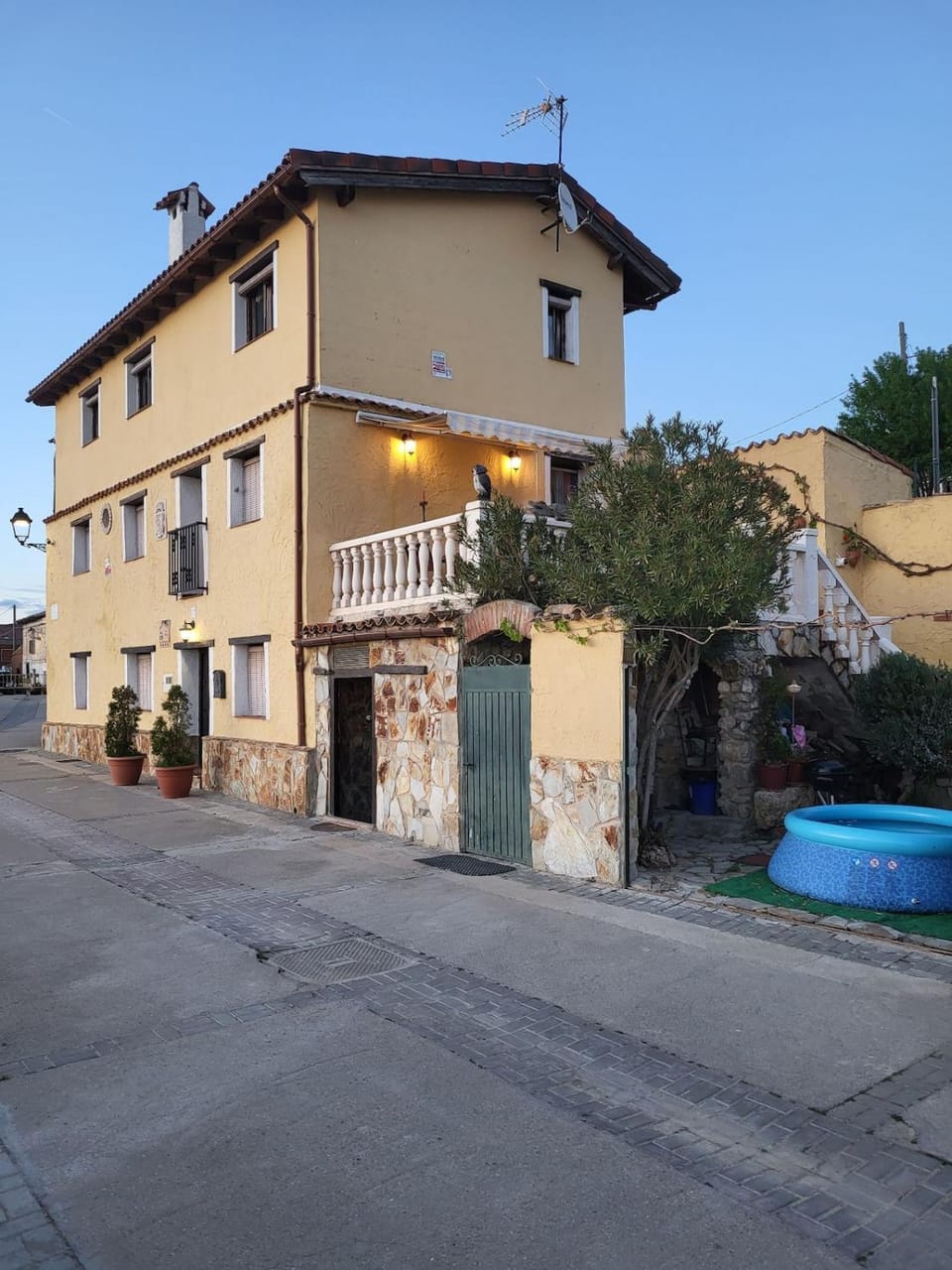 Facade/entrance