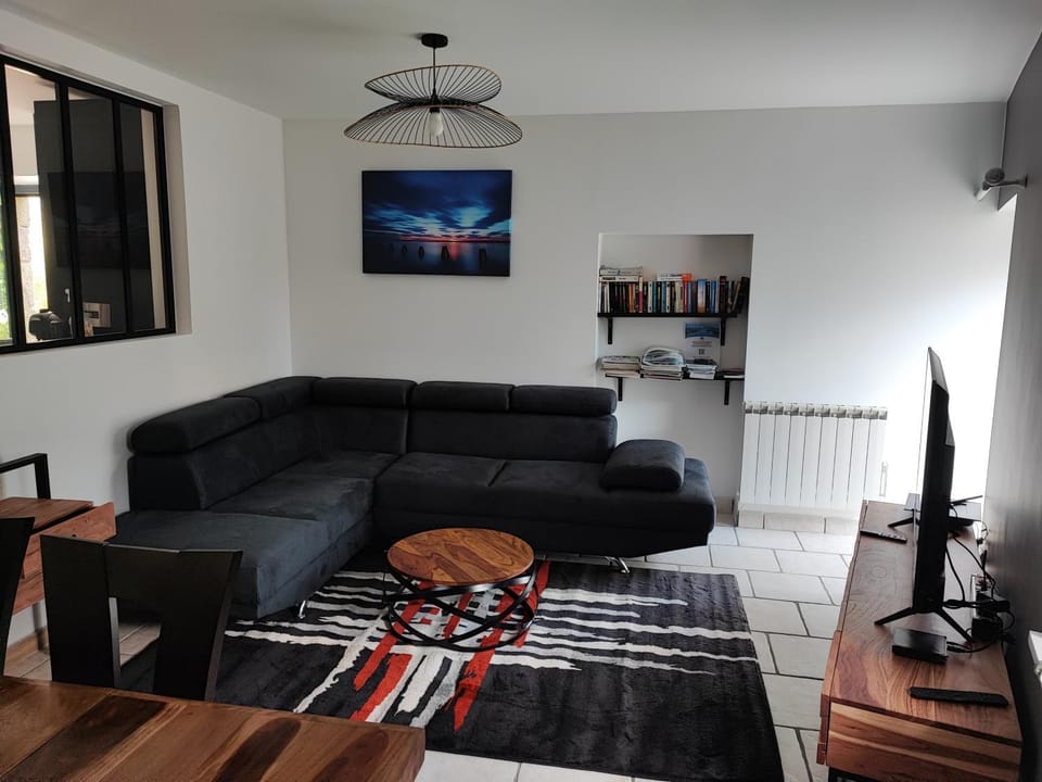 TV and multimedia, Seating area