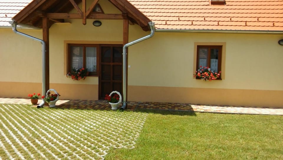 Gerendás Vendégház Bed and Breakfast in Hungary