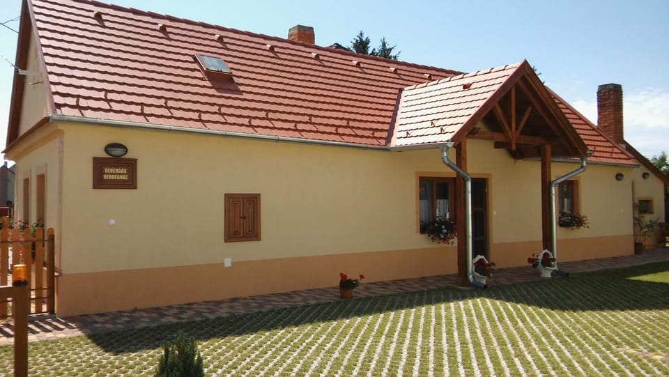 Gerendás Vendégház Bed and Breakfast in Hungary