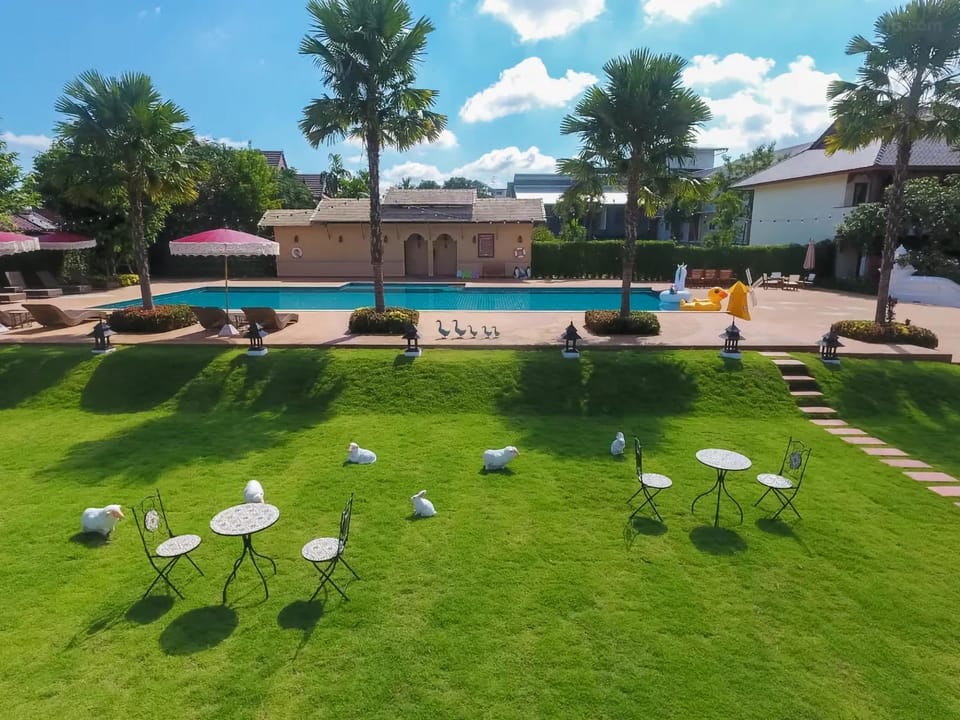 Swimming pool