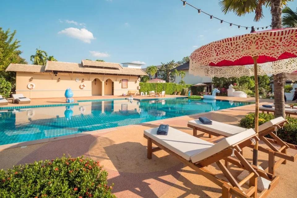 Swimming pool
