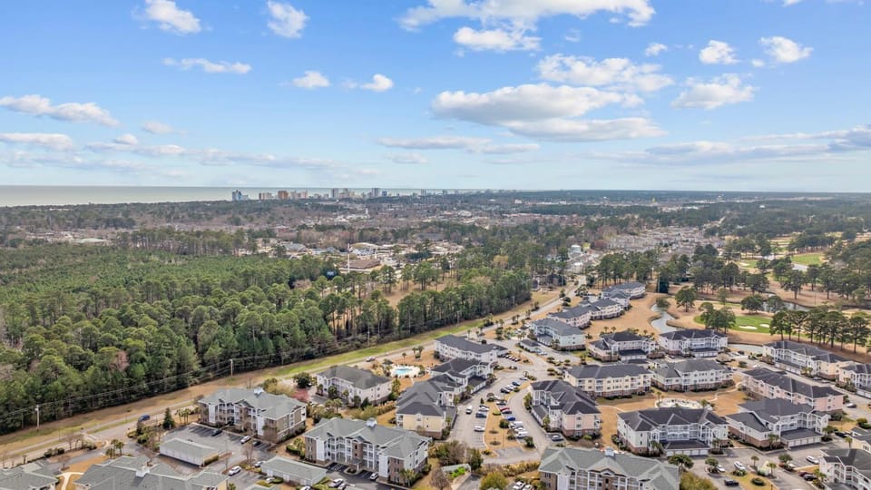 2 BR Condo, in sought after Myrtlewood! retreat Sleeps 4! Apartment in Myrtle Beach