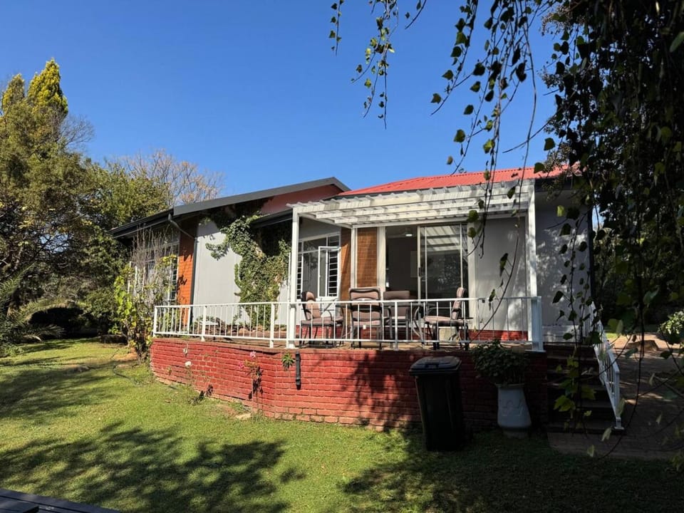 Riverhaven Cottage Apartment in Roodepoort
