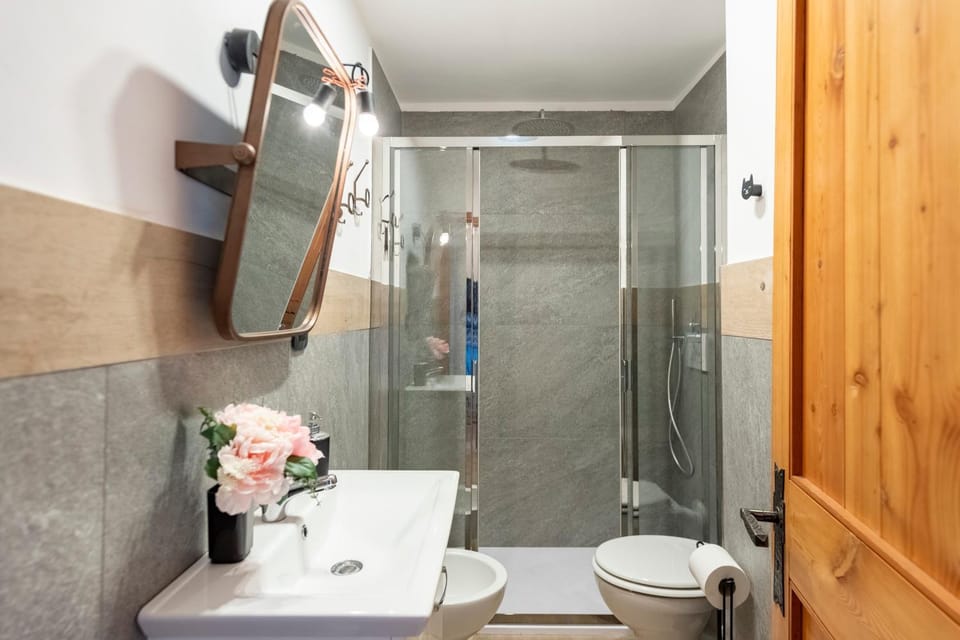 Shower, Bathroom