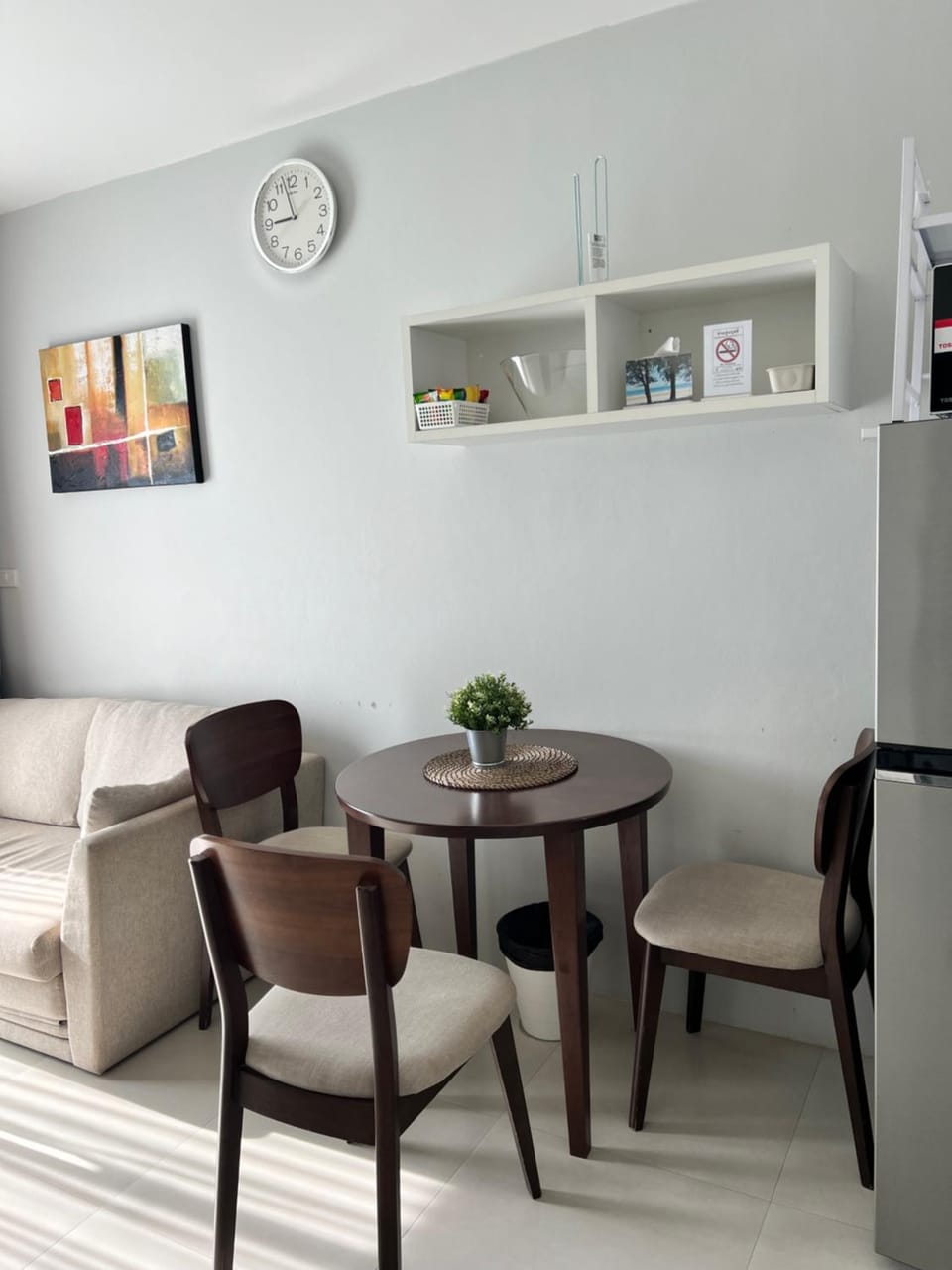 Seating area, Dining area