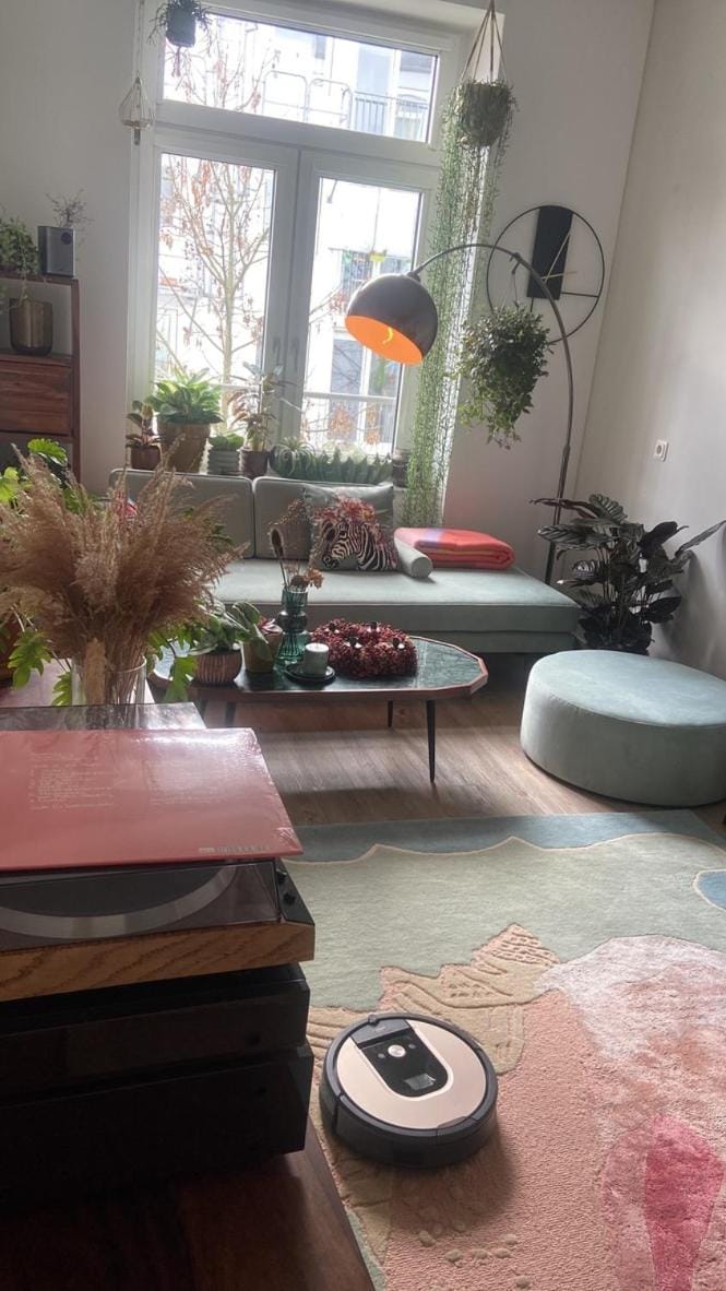 Bed, Living room, Photo of the whole room, Seating area, Bedroom