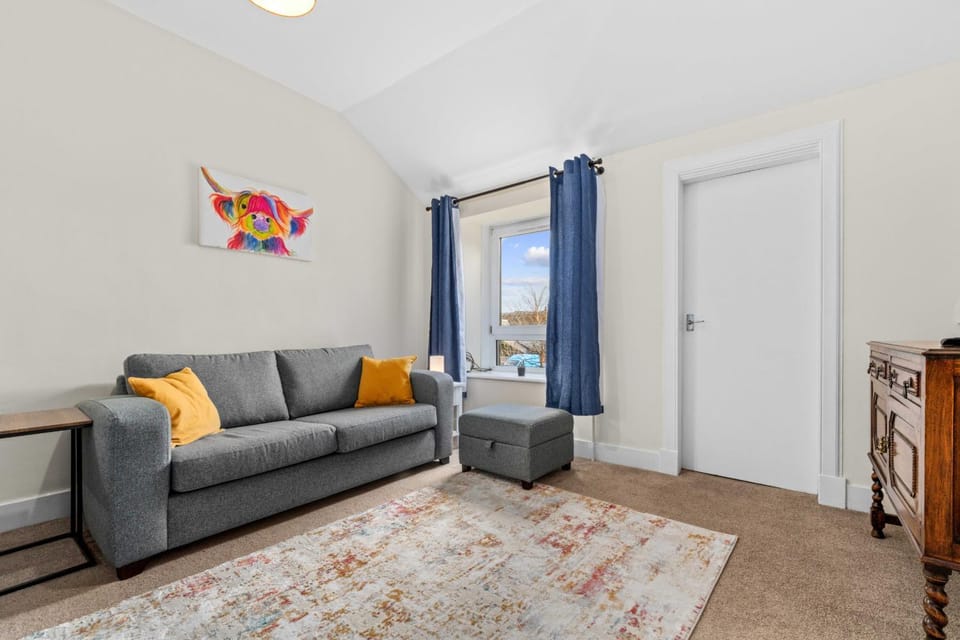 Communal lounge/ TV room, Living room