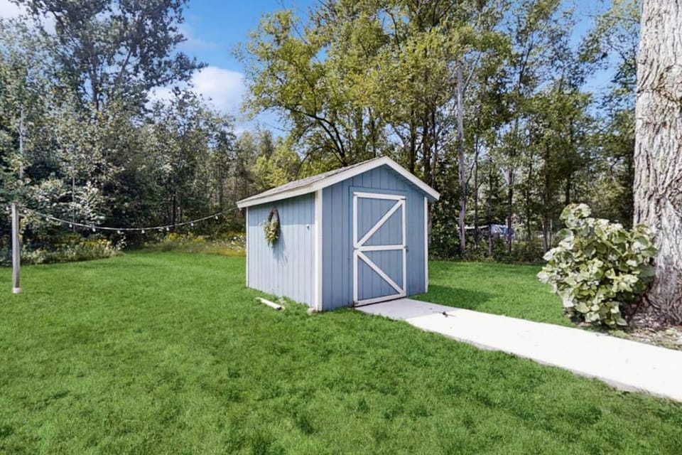 MI Blue Mallard House in Leland