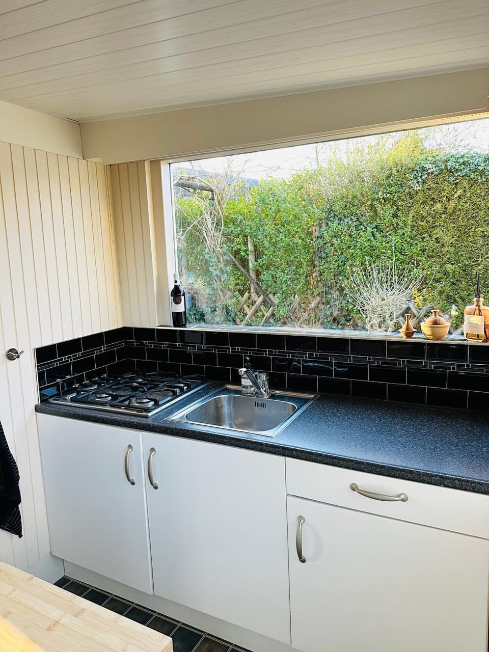 Kitchen or kitchenette, stove